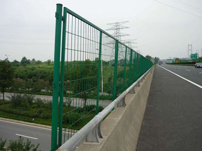 公路隔离网